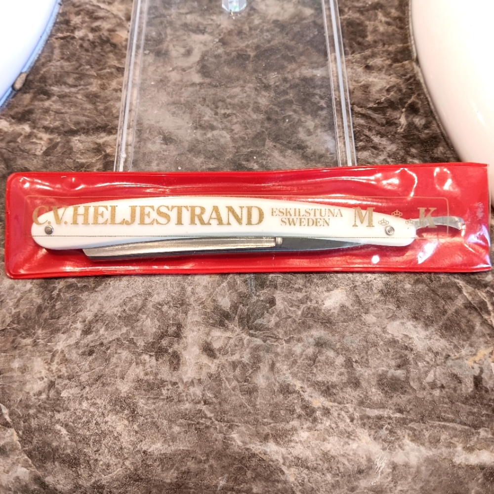 C.V. Heljestrand Vintage Straight Razor